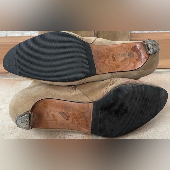 Lulu Guiness tan,suede, embroidered knee boots, leather sole/interior; 40 1/2 - Picture 10 of 14